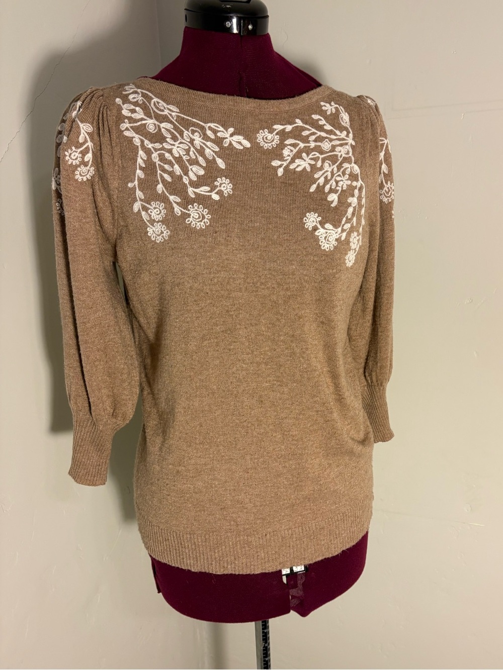 Romantic vintage style Rain and Rose sweater embroidered excellent condition